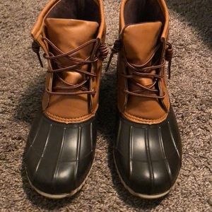 Knock off duck boots. Good condition.